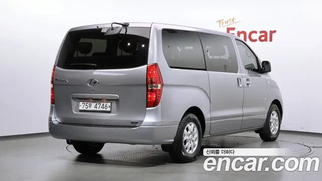 Hyundai Starex 2012 thumb 2