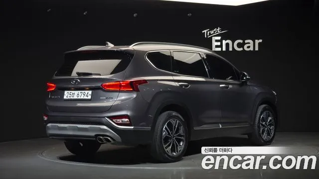 Hyundai Santa Fe 2018 thumb 2