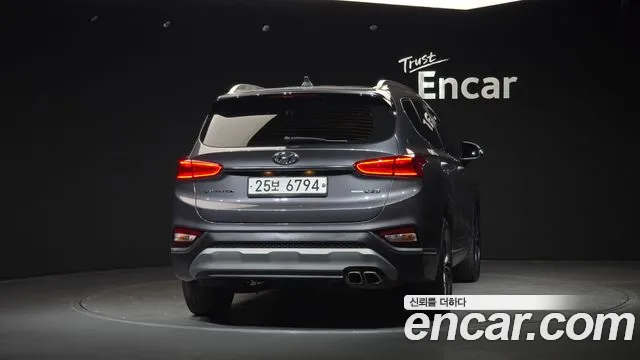 Hyundai Santa Fe 2018 thumb 4