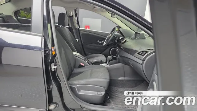 Renault-KoreaSamsung Fluence 2014 thumb 11
