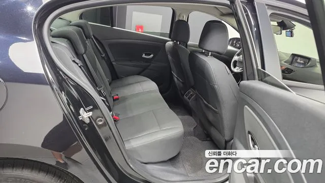 Renault-KoreaSamsung Fluence 2014 thumb 12