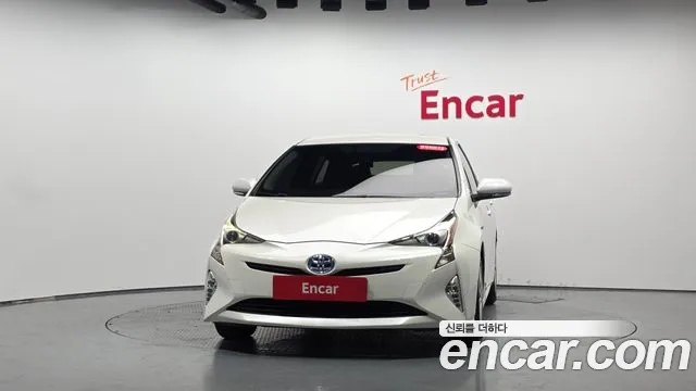 Toyota Prius 2016 thumb 2