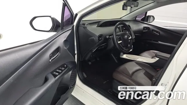 Toyota Prius 2016 thumb 9