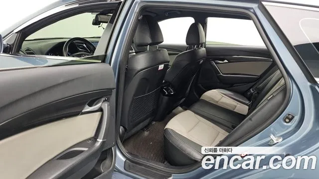 Hyundai i40 2016 thumb 12