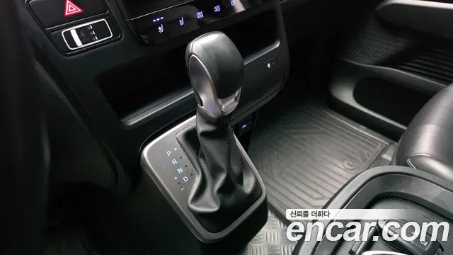 Hyundai Staria 2022 thumb 9