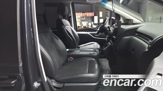 Hyundai Staria 2022 thumb 11