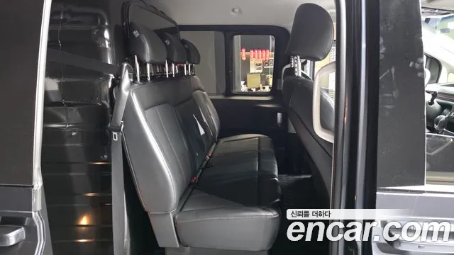 Hyundai Staria 2022 thumb 12