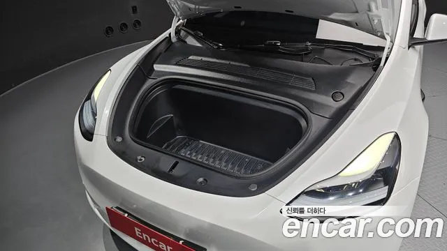 Tesla Model Y 2023 thumb 6
