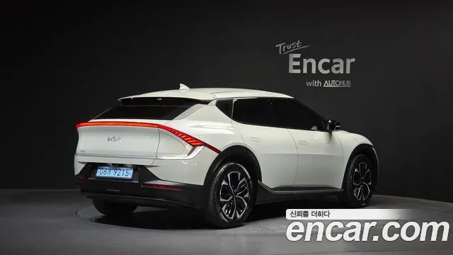 Kia EV6 2023 thumb 2