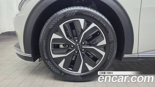 Kia EV6 2023 thumb 5