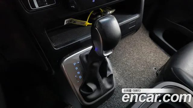 Hyundai Staria 2022 thumb 9