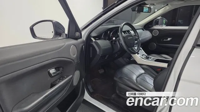 Land Rover Range Rover Evoque 2018 thumb 10