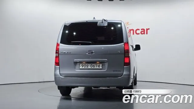 Hyundai Starex 2017 thumb 4