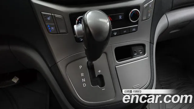 Hyundai Starex 2017 thumb 9