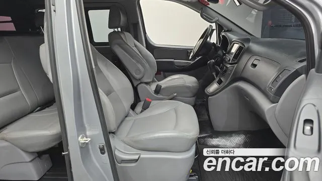 Hyundai Starex 2017 thumb 11