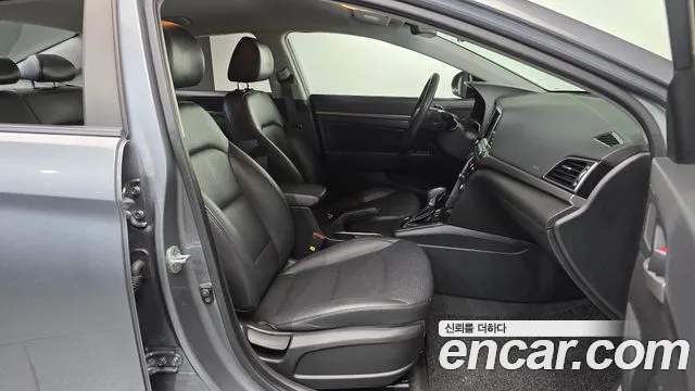 Hyundai Avante 2016 thumb 11