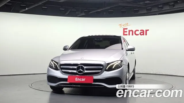 Mercedes-Benz E-Класс 2017 thumb 3