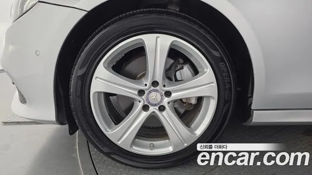 Mercedes-Benz E-Класс 2017 thumb 5