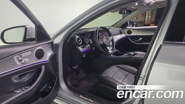 Mercedes-Benz E-Класс 2017 thumb 10