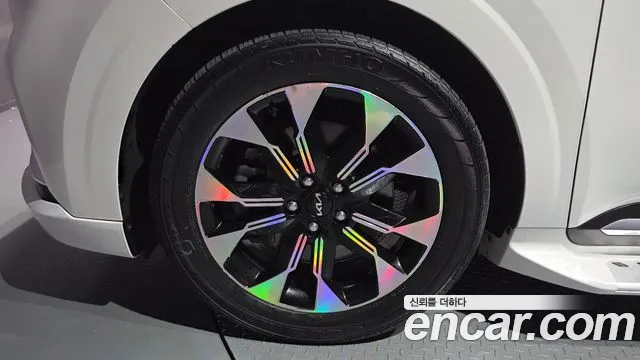 Kia Carnival 2021 thumb 5