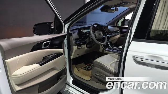 Kia Carnival 2021 thumb 10