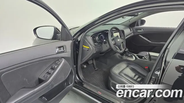 Kia K5 2011 thumb 10