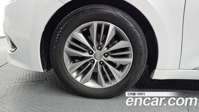 Hyundai Grandeur 2015 thumb 4
