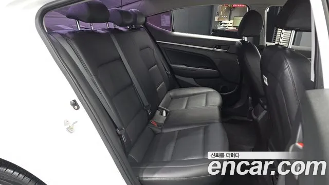 Hyundai Avante 2017 thumb 11