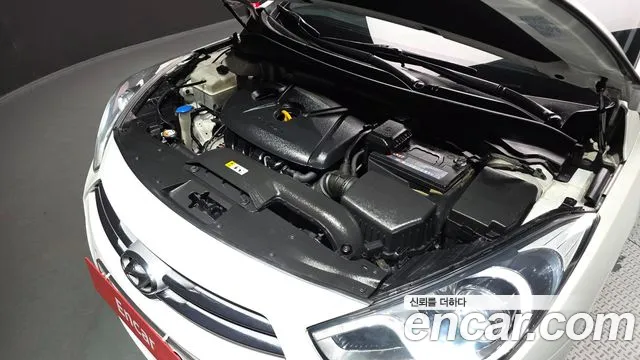 Hyundai i40 2013 thumb 6