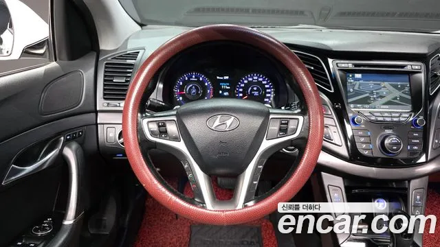 Hyundai i40 2013 thumb 12