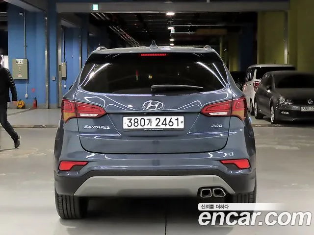 Hyundai Santa Fe 2017 thumb 4