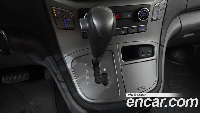 Hyundai Starex 2019 thumb 9