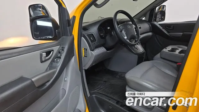 Hyundai Starex 2019 thumb 10
