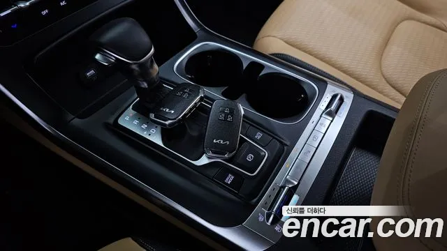 Kia Carnival 2022 thumb 9