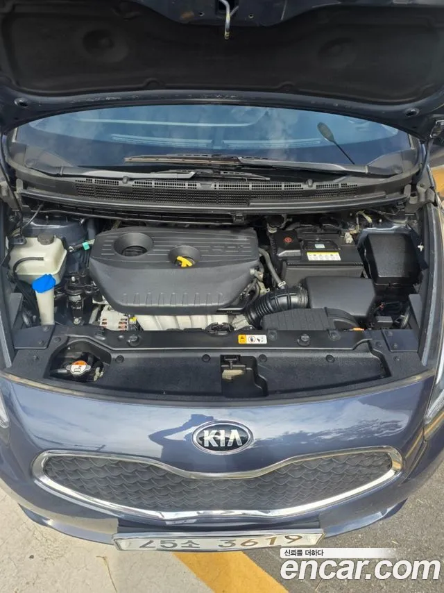 Kia Carens 2015 thumb 6