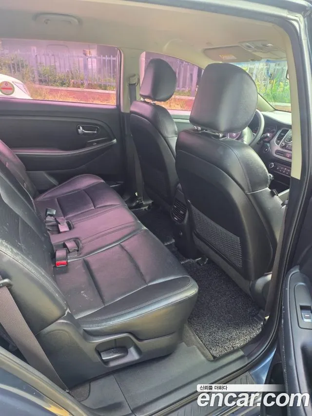 Kia Carens 2015 thumb 10