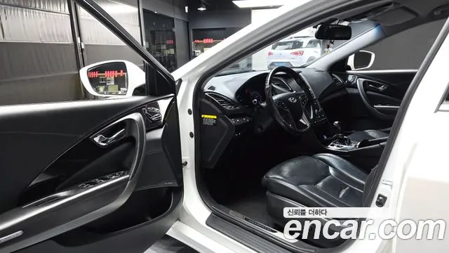 Hyundai Grandeur 2015 thumb 10