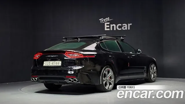 Kia Stinger 2017 thumb 2