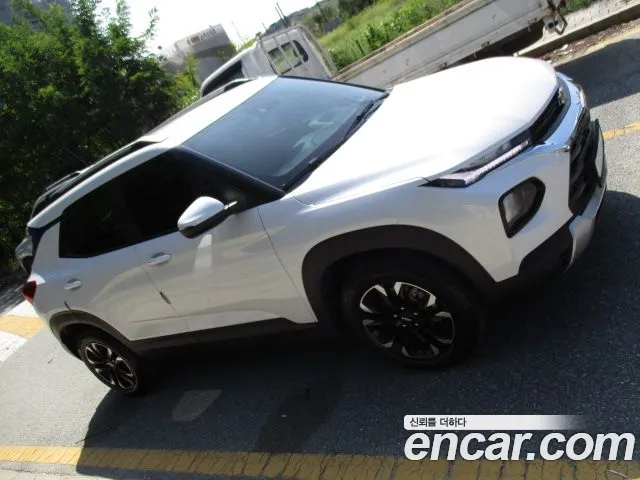 ChevroletGMDaewoo TrailBlazer 2021 thumb 3
