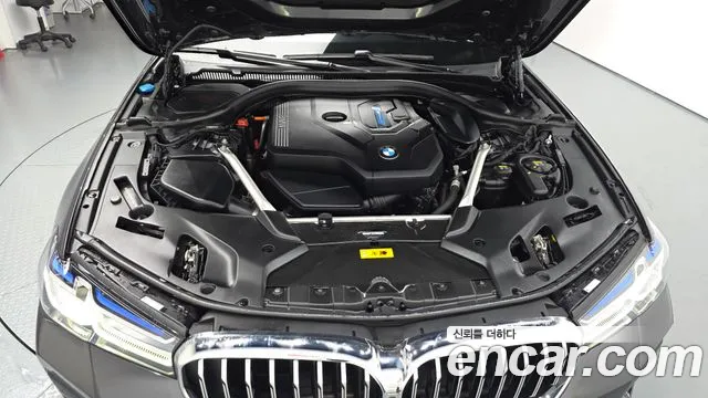 BMW 5-Series 2021 thumb 5