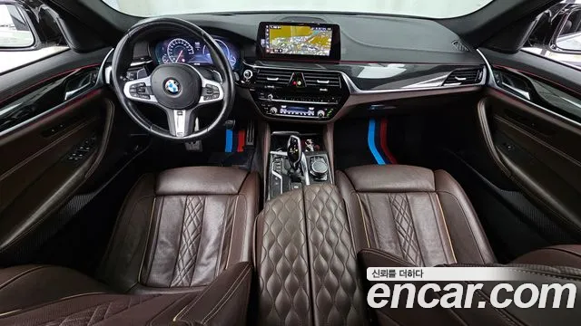BMW 5-Series 2019 thumb 7