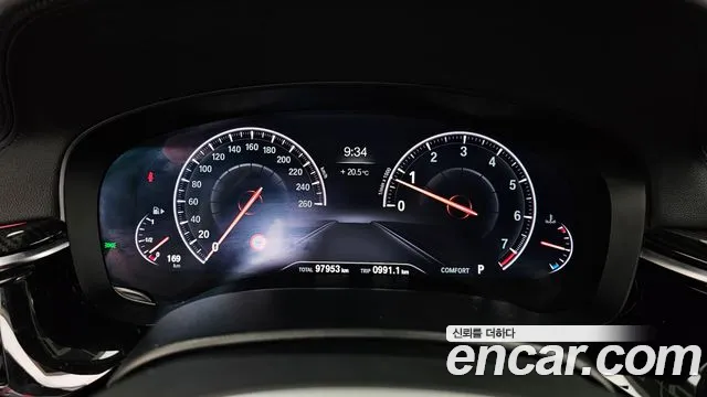 BMW 5-Series 2019 thumb 8