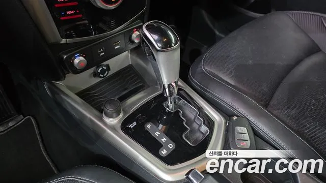 KG_Mobility_Ssangyong TIBOLI 2015 thumb 9