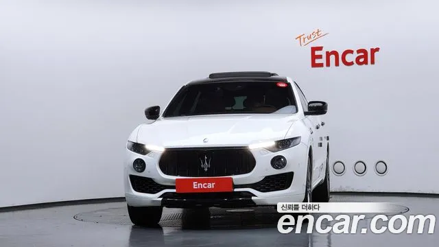 Maserati Levante 2017 thumb 3