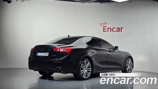 Maserati Ghibli 2016 thumb 2