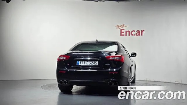Maserati Ghibli 2016 thumb 4