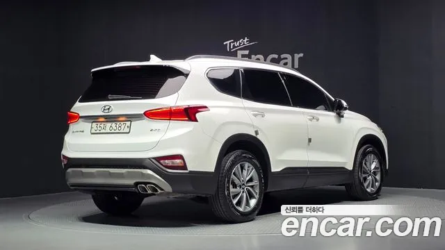 Hyundai Santa Fe 2018 thumb 2