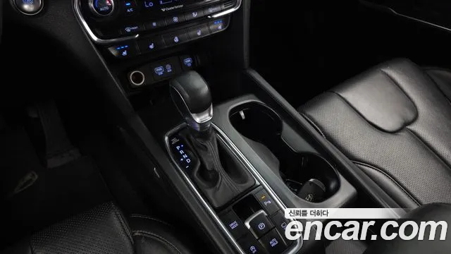 Hyundai Santa Fe 2018 thumb 9