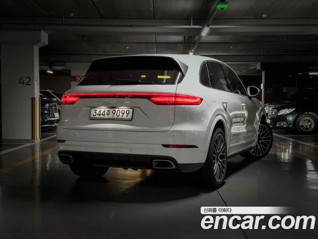 Porsche Cayenne 2019 thumb 5