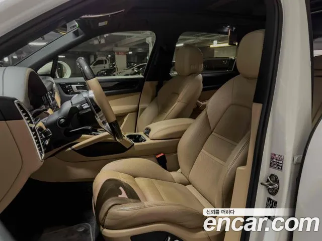 Porsche Cayenne 2019 thumb 9